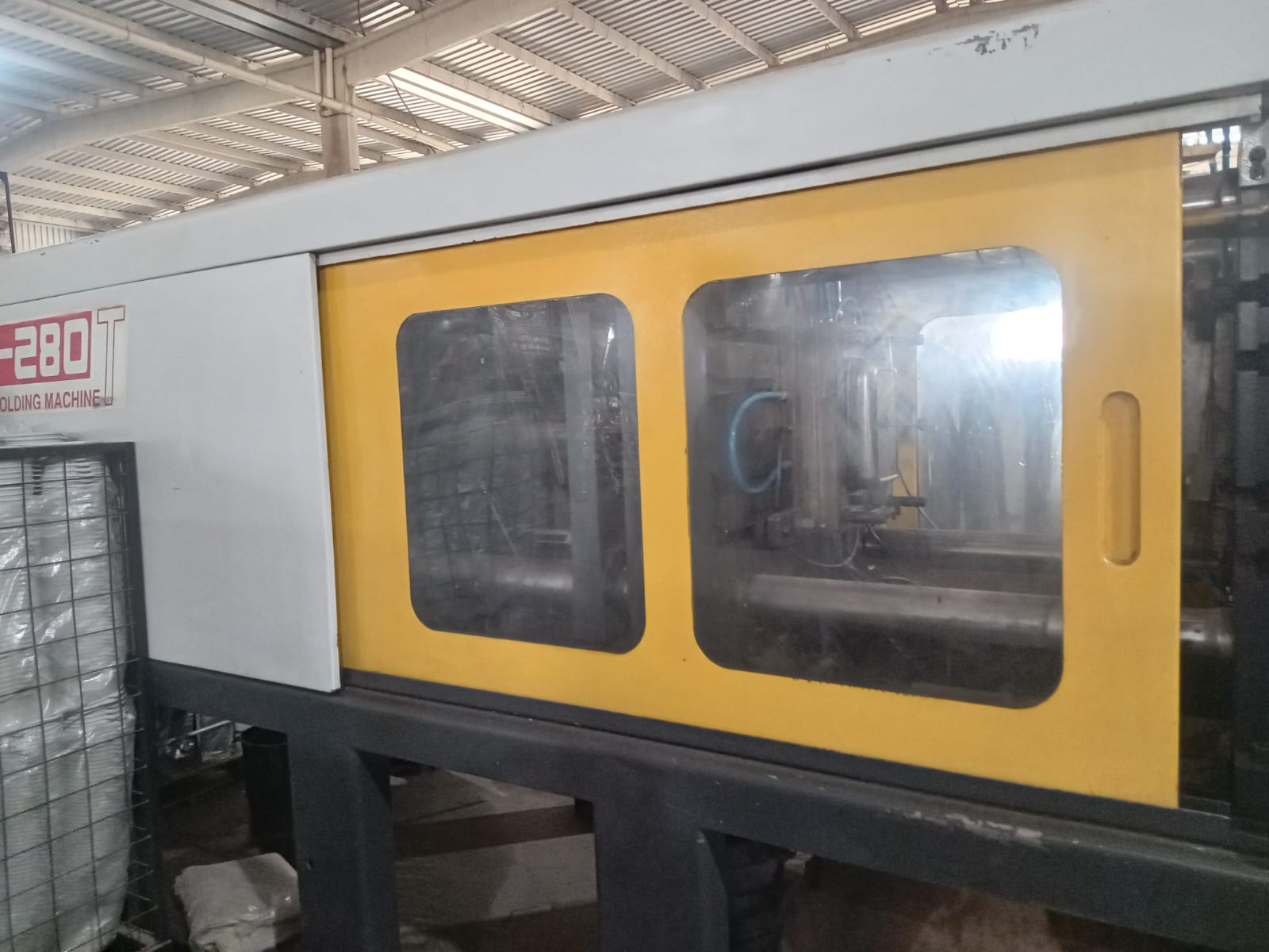 Injetora CLF 280 ton